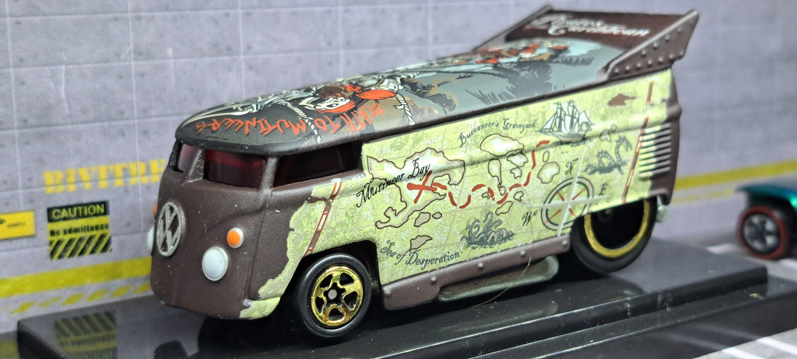 HOT WHEELS VW LIBERTY PIRATES CARIBBEAN MUTINEER