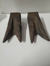 (2) used Bucket Teeth 23TW for Bobcat 