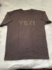 YETI Men's L Graphic T-Shirt YETI Spellout Topo Map Front SS Faded Brown