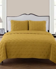 VCNY 3pc Kaleidoscope Embossed Quilt & Shams Set Full/Queen, Gold #C822