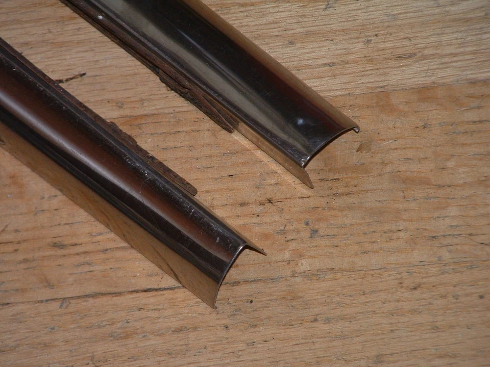 1959 1960 Impala Quarter Window Lower Trim, 2 Door Hardtop left and right — 第 2/4 张图片