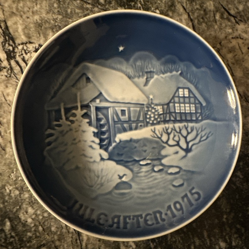 Copenhagen 1975 Bing Grondahl 7" Porcelain Plate Christmas Old Water Mill FreeSH