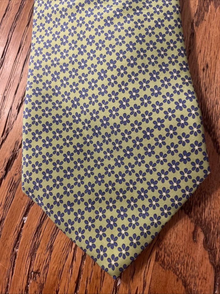 Gravata de seda floral minúscula Brooks Brothers / Brooks Basics em excelente estado usado feita nos EUA - Imagem 3 de 4