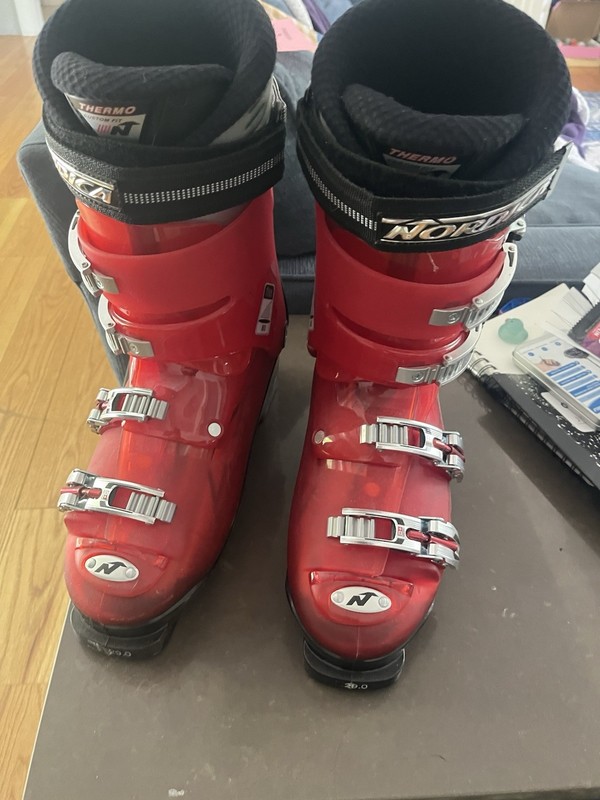 Nordica Beast 10  Men’s Ski Boots Size 11 / 29
