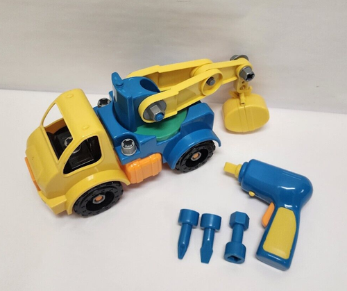 BATTAT TAKE APART CRANE TRUCK - Picture 8 of 10