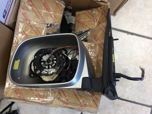 2004 2005 2006 2007 2008 2009 2010 TOYOTA SIENNA MIRROR OEM  refund $150 16 wire