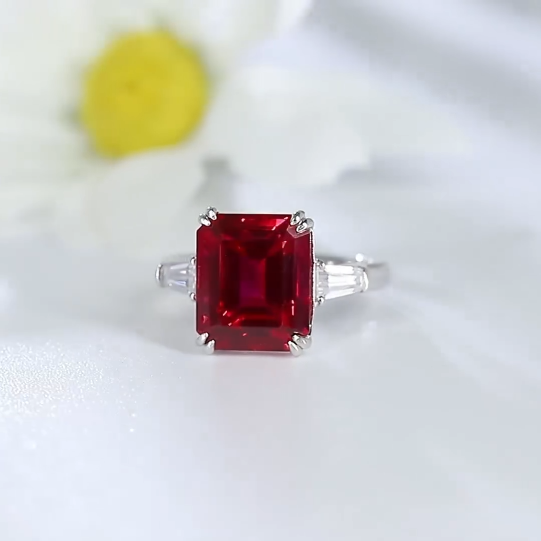 こ*6様 18k Ruby　Emerald　Diamond　Priceless 18k Emerald Ruby & Diamond Ring. For Sale at Ruby Lane