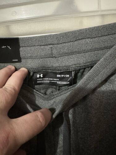 Nuevo con etiquetas Pantalones deportivos Under Armour sueltos Coldgear de vellón gris talla pequeña para hombre nuevos con etiquetas - Imagen 3 de 11