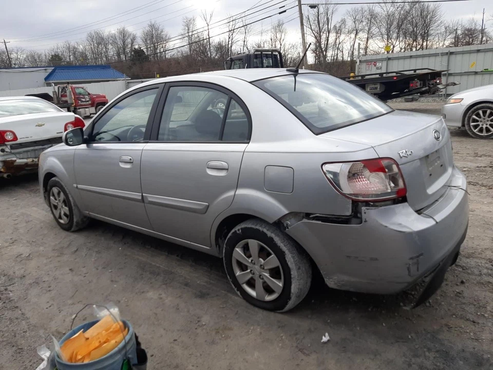 Cinturón de seguridad delantero izquierdo usado se adapta a: Kia Rio 2010 asiento cubo conductor retractor Foto 2 de 4