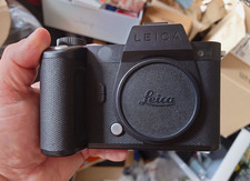 Leica SL2-S camera, 2x Batteries