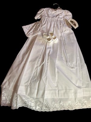 New  LITTLE THINGS MEAN A LOT  Christening Gown-Bonnet & Booties 0-3