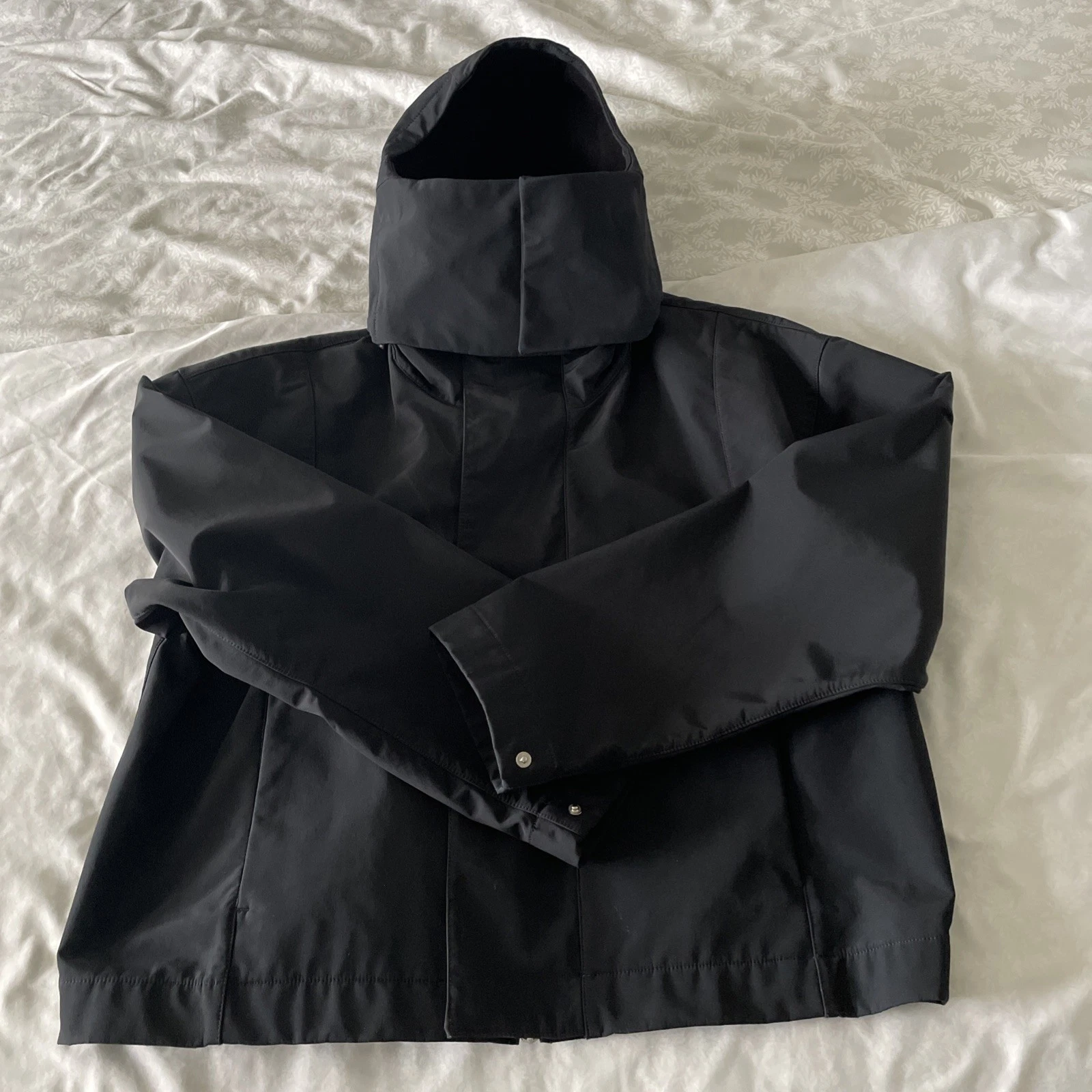 Nike MMW Matthew M Williams New Black Jacket Yoga Unisex Size M
Opens in a new window or tab