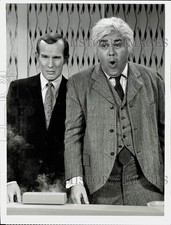 1967 Press Photo Tom Smothers, Jonathan Winters on "The Jonathan Winters Show" 1967 Press Photo Tom Smothers, Jonathan Winters on "The Jonathan Winters Show"