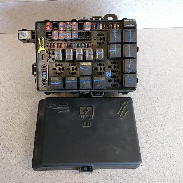 maserati ghibli cigarette lighter fuse 2014 Maserati Ghibli fuse box 670008649