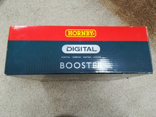 HORNBY R8239 DIGITAL POWER BOOSTER with C7024 P9300 4 AMP TRANSFORMER NEW BOXED - Picture 3 of 6