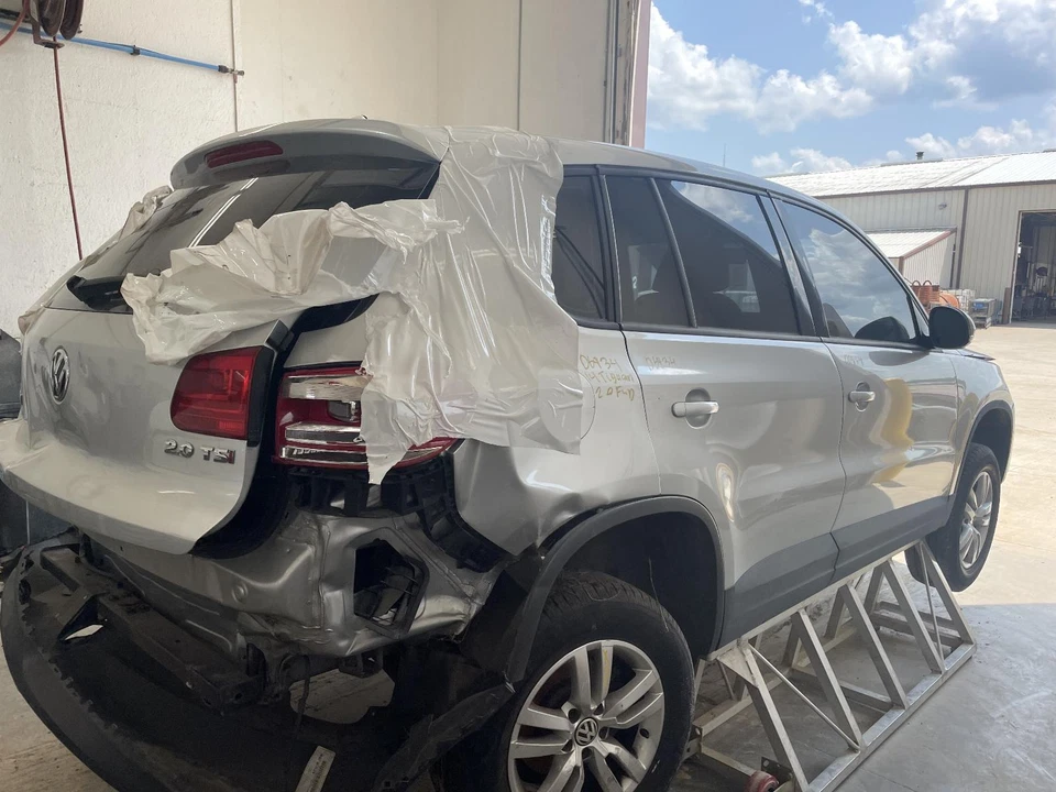 Conjunto de bomba y motor ABS usado se adapta a: Volkswagen Tiguan 2014 montaje grado A Foto 3 de 4