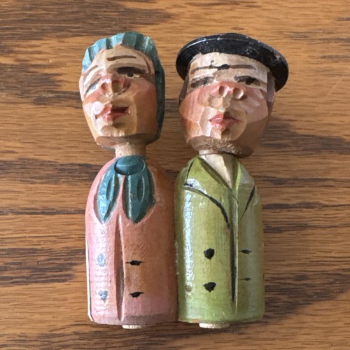 Wooden Cork Hand Carved Kissing Couple Working Wine Topper - Picture 1 of 6