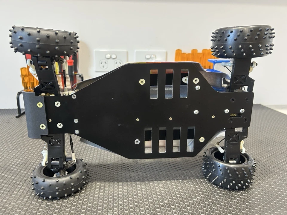 Vintage Original Yokomo YZ10 Dog Fighter with Vintage Protech Body - NOT RERE - Image 4 of 4