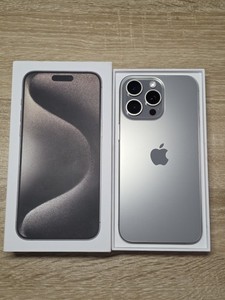 Apple iPhone 15 Pro Max - 256GB - Titan Natur (Ohne Simlock) 100% Akkukapazität