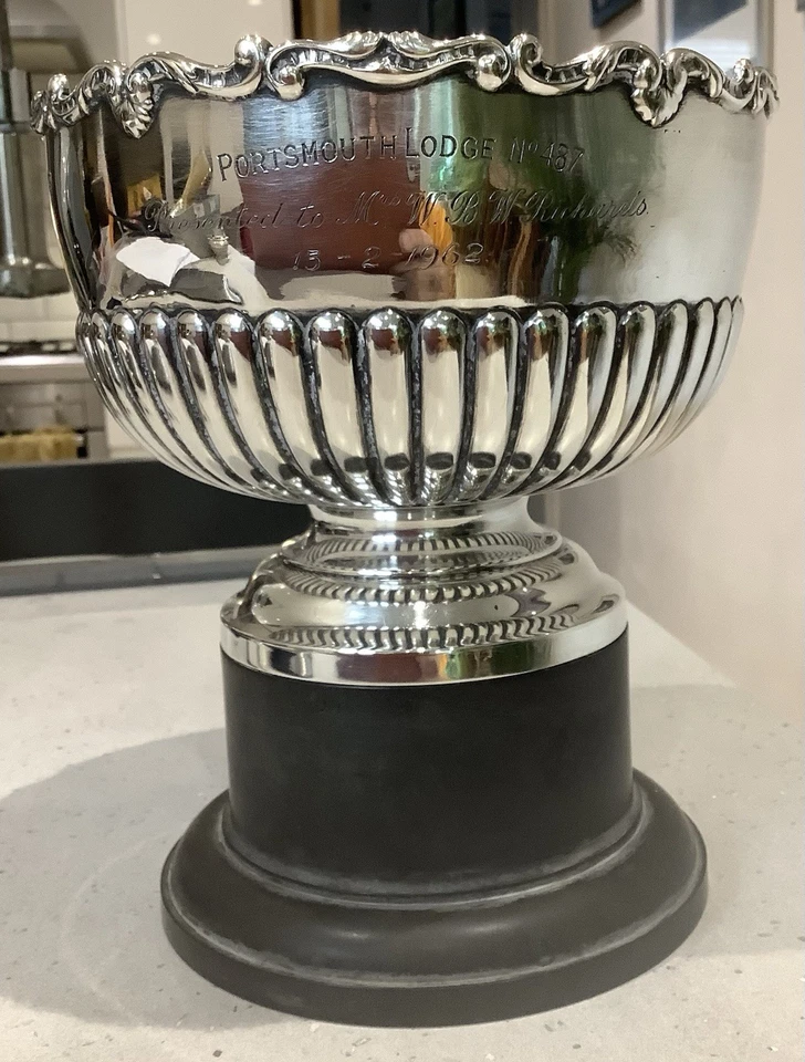 Cuenco victoriano de plata de ley. Zócalo. Walker & Hall. Birmingham 1898. Foto 2 de 4