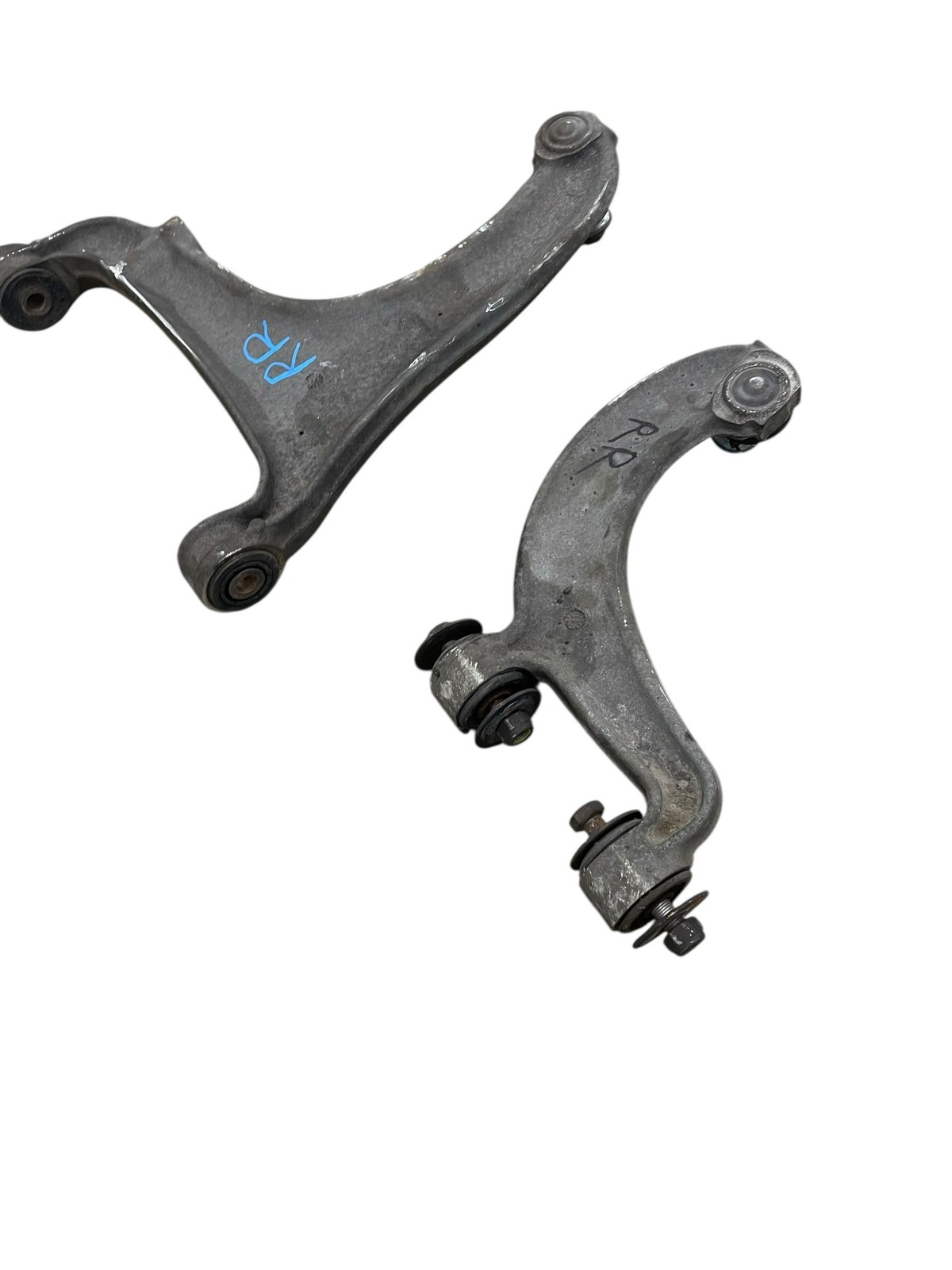 2008 - 2016 MASERATI GRANTURISMO 4.7L RWD OEM REAR RIGHT CONTROL ARM SET (2)