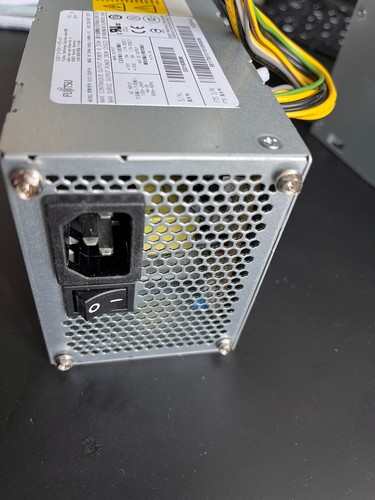 Original Fujitsu Esprimo Netzteil S26113-E611-V70-01