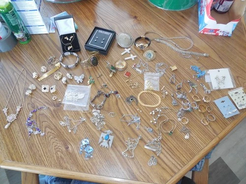 Mixed lot Misc vintage costume jewelry rings necklace earrings bracelets pins