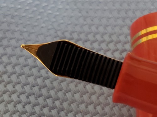 Pelikan M101n 14k EF Bright Red Fountain Pen With Pen Rest - Picture 4 of 11