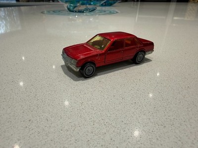 Siku - 1040 - Opel Senator 3.0E CD rot