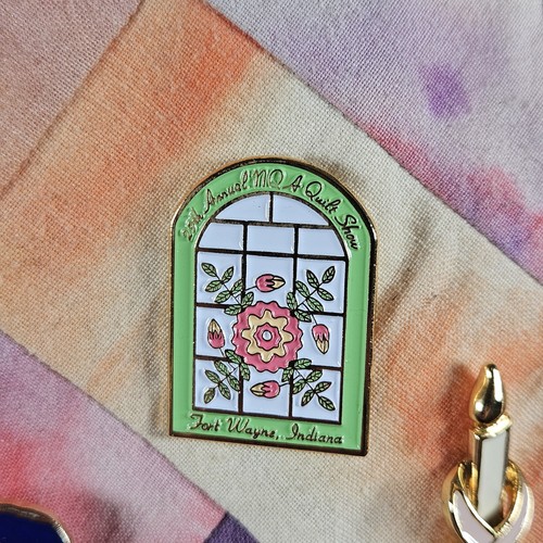 Gilet fatto in casa tie dye donna medio con 20 distintivi trapuntati spille vintage unico - Foto 2 di 24
