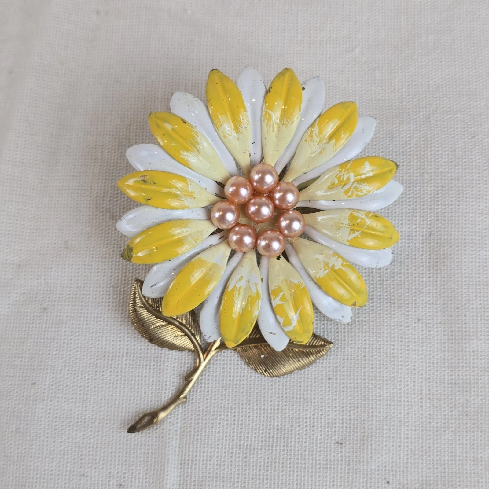 Vintage Brooch Enamel Painted Metal Flower Pin Estate Jewellery 70s Look Retro