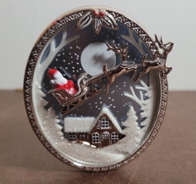 Bath & Body Works Santa and Sleigh Reindeer Winter Wallflower Scent Diffuser
