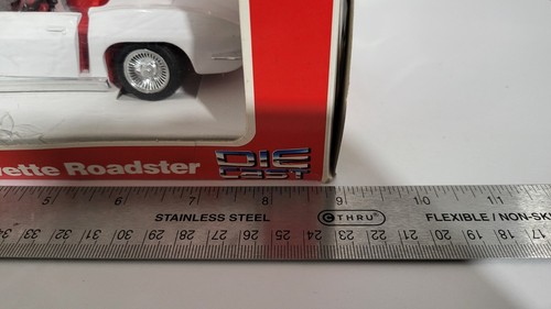 Vintage Revell Die Cast Metal Body '63 White Corvette Roadster 1:24 Scale - 第 21/21 張圖片
