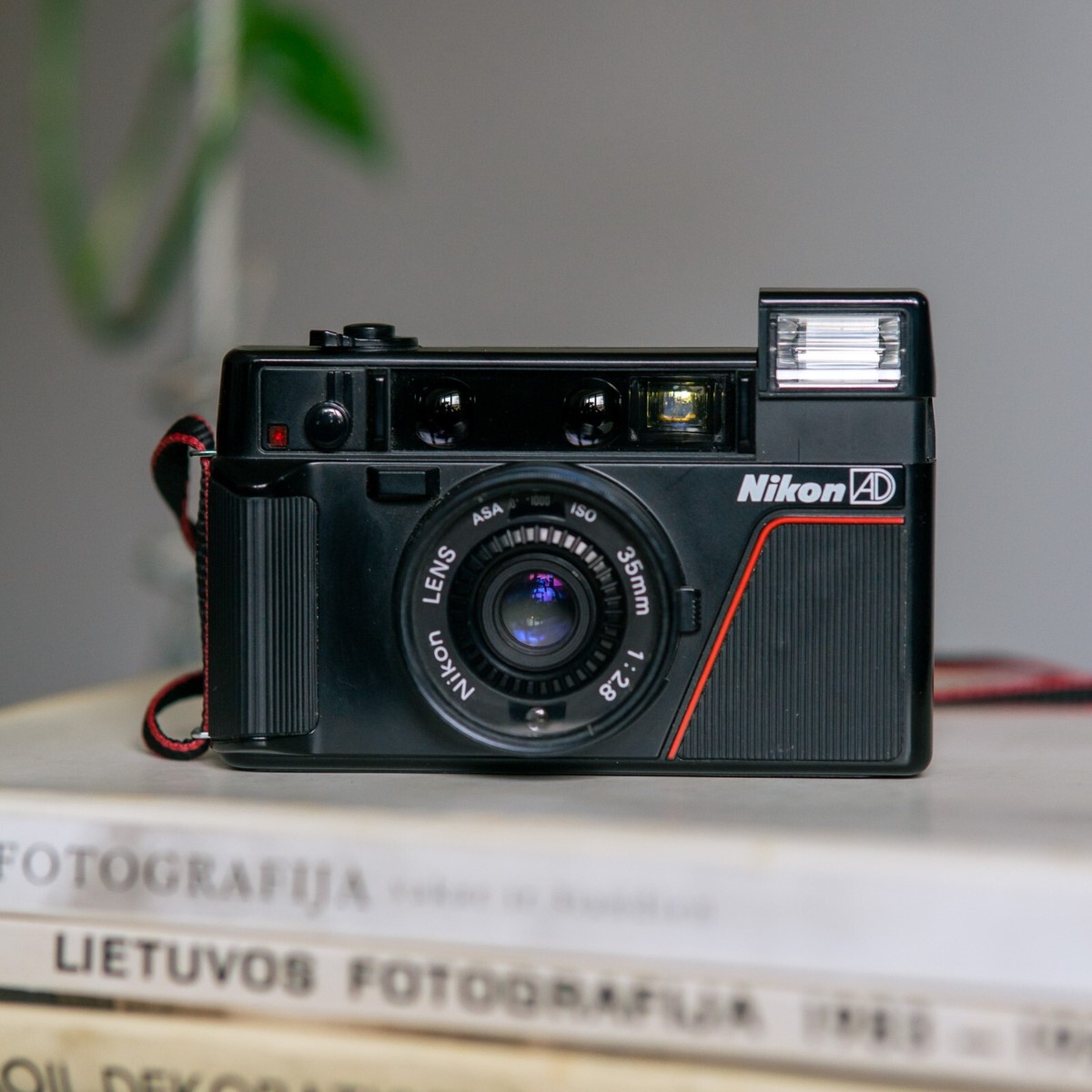 Nikon L35 AD 1000 ISO 35mm Point & Shoot Film Camera