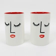 A Smile is the Best Makeup Accessories Brush Iron Cup Holder Twins LA Victoire