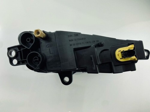 1 x Links Nebelscheinwerfer Volvo FH FM Neu und original. LED - Picture 3 of 4