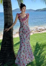 Women's temperament Fashion Floral V-neck Slim fit seaside vacation long dress