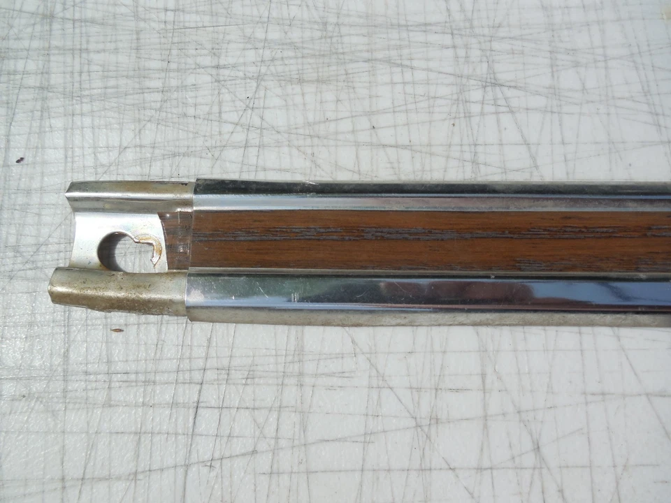 1987 MERCURY COLONY PARK WAGON RIGHT FENDER TRIM MOLDING OEM USED 1983 1985 1979 - Image 2 of 4