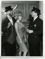 CBS Press Photo 7X9 THE RED SKELTON HOUR Robert Vaughn JOYCE JAMESON 