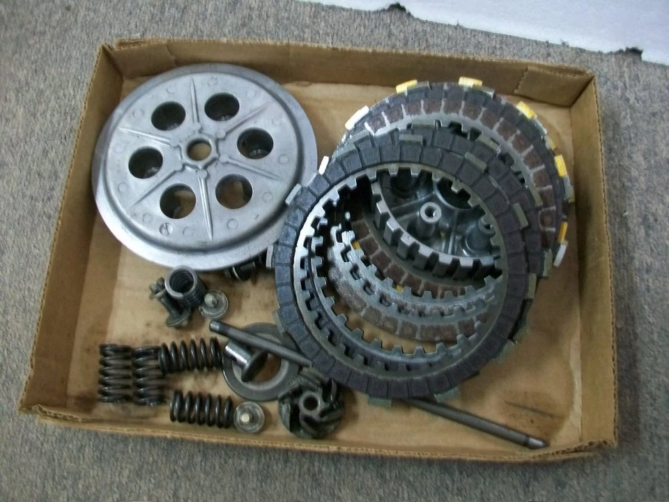 1982 Honda CR250 CR250R Elsinore Clutch Parts Push Rod Water Pump Impeller Foto 2 de 4