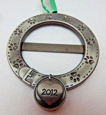 Small 3 Inch Round Silvertone Metal 2012 Dog Collar Picture Frame Ornament W295