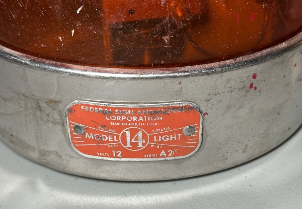 Vintage Federal Sign and Signal Corp Amber Beacon Light Model 14 12v ...