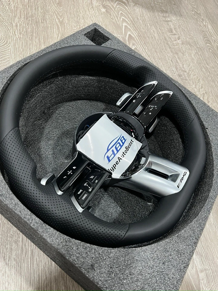 Volante de cuero AMG para Mercedes-Benz GLA GLC GLE GLS E63 G63 C300 2008+ Foto 3 de 4