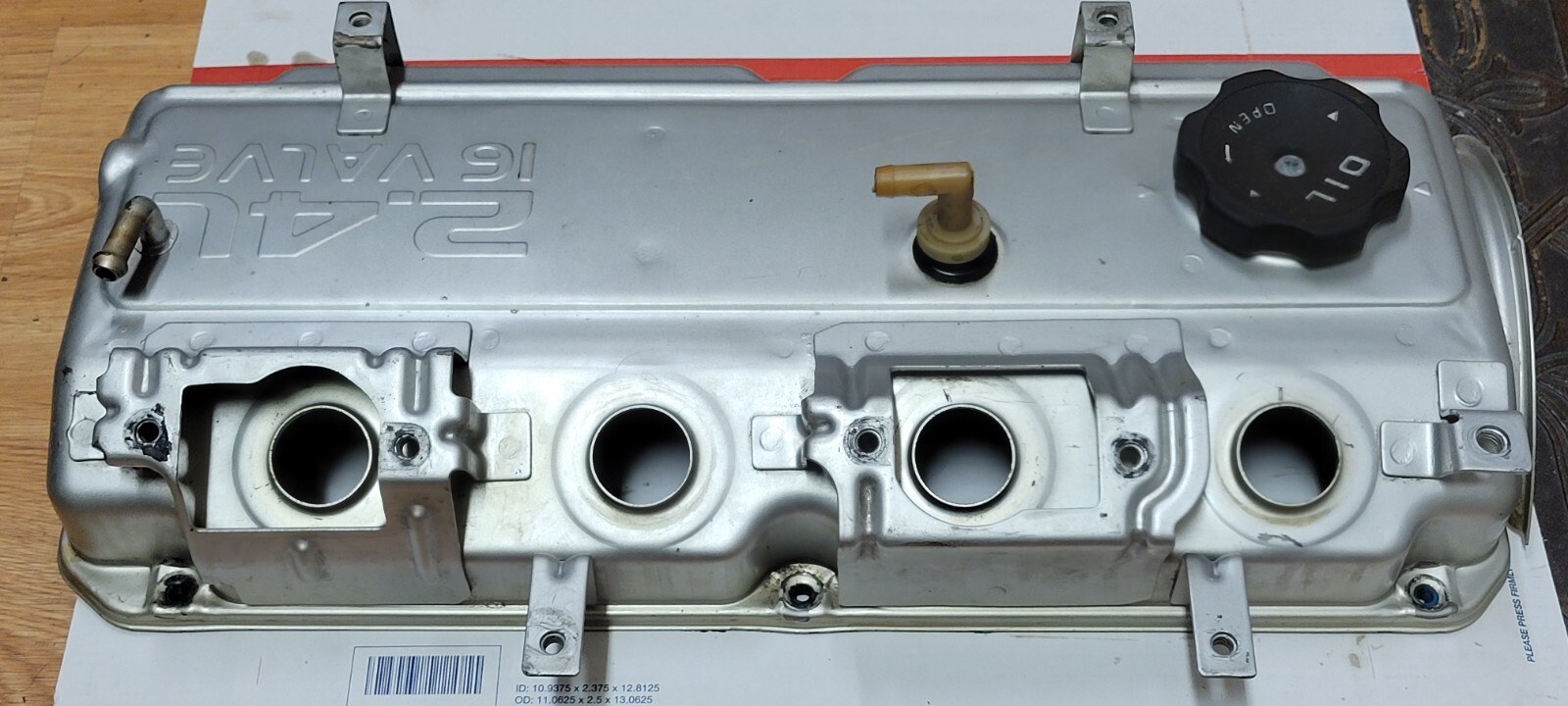 Genuine Mitsubishi Valve Cover MD375890 for sale online | eBay 