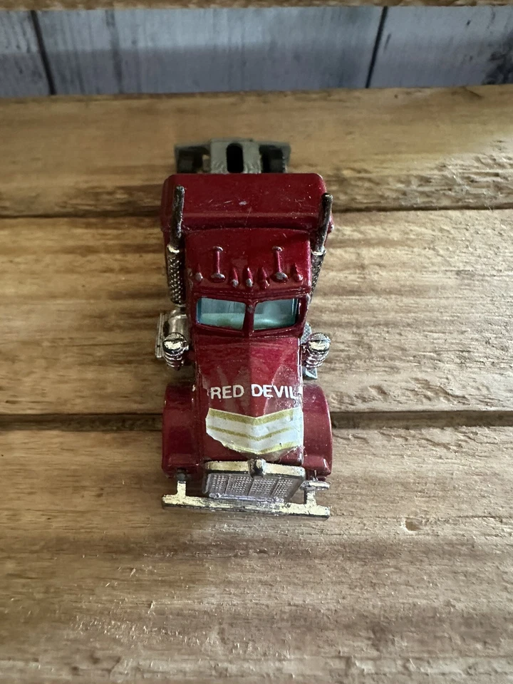 Camión de la vieja escuela YATMING DIECAST KENWORTH RED DEVIL TRACTOR AÑOS 80 Foto 2 de 4