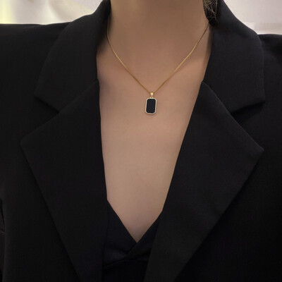 Niche Design 18K Gold Non-fading Fashion Small Black For Men Titanium Steel Neck
