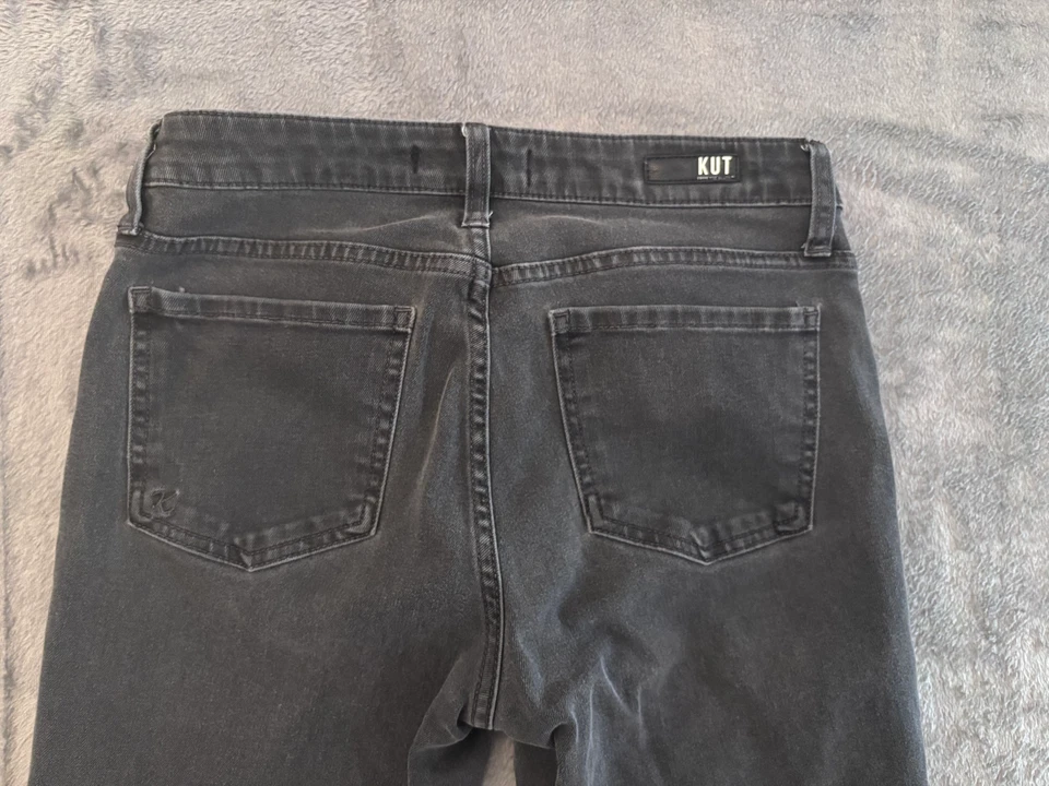 Pantalones de mezclilla KUT from the Kloth para mujer talla 4 Donna ajustados negros desgastados L29" Foto 3 de 4