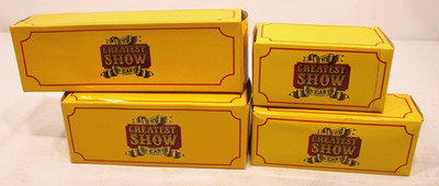 4x Atlas Editions ''The Greatest Show On Earth'' Schaustellerfahrzeuge & Lok