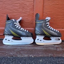 CCM 1052 Size 3 Junior Hockey Skates