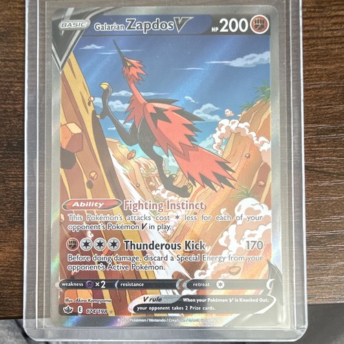 The Pokémon Company Galarian Zapdos V 174/198 Chilling Reign UR Holo Full Art EN